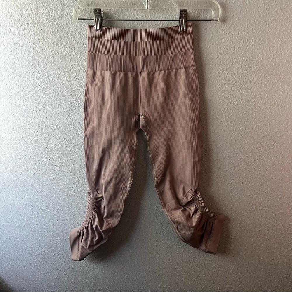 Lululemon In The Flow Crop 19” Mauve Pink